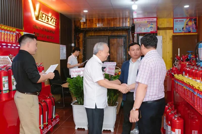 Đội ngũ kỹ sư VietSafe Chi nhánh Bình Phước tại lễ khai trương